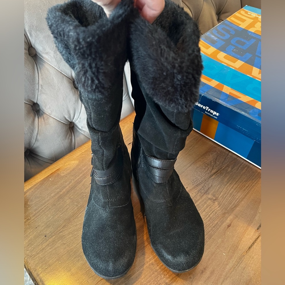 Bare Traps boots used